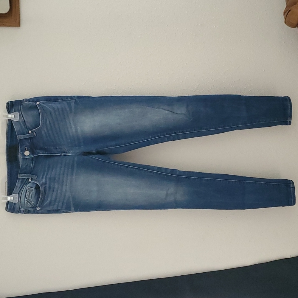 Buckle Skinny Jeans
